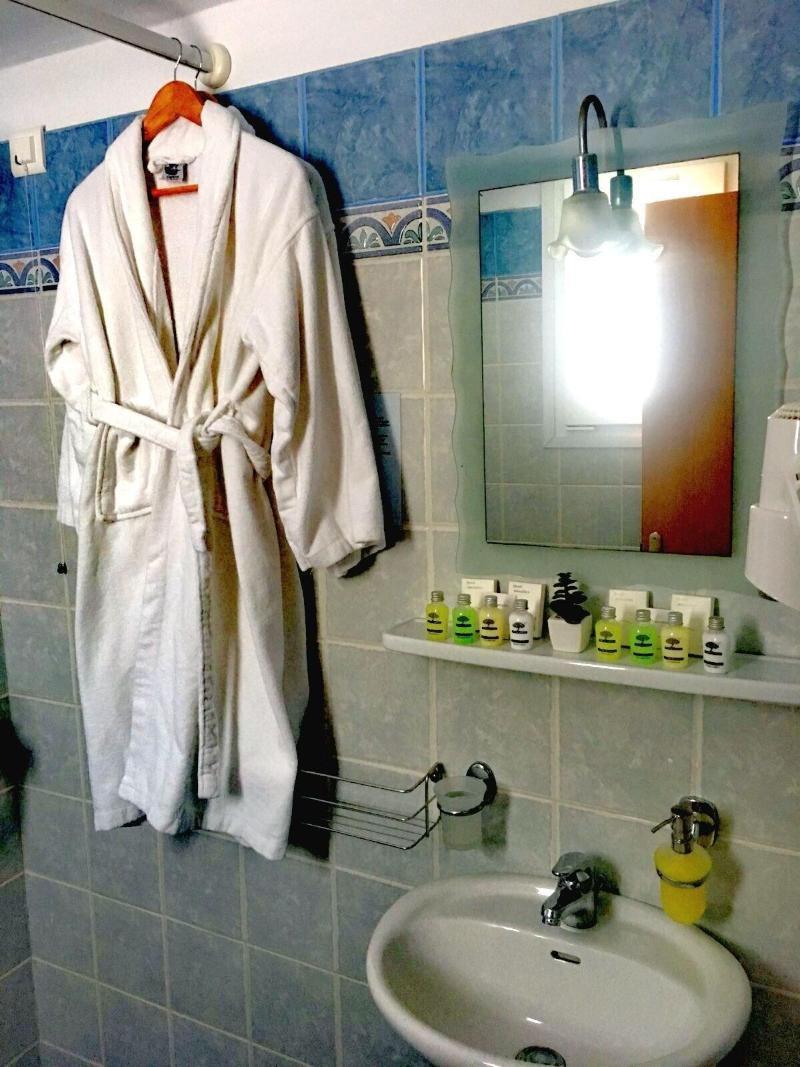 Virginia Hotel Тинос Экстерьер фото